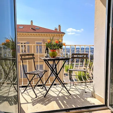 Citilet 4 Duplex, Funky With Large Terrace דירה קאן