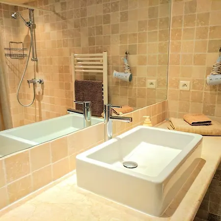 דירה Citilet 4 Duplex, Funky With Large Terrace *